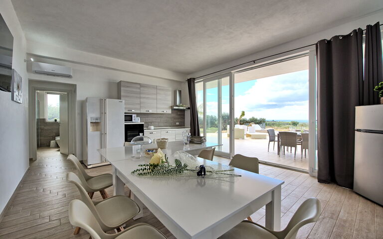 Villa Infinito: Esszimmer, Küche