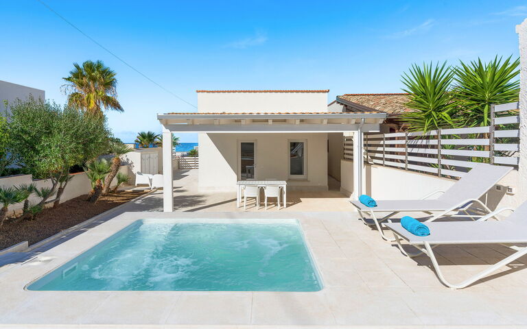 La Siesta: Außen, Draussen, Schwimmbad