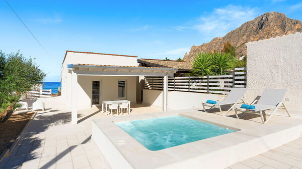 La Siesta: Außen, Draussen, Schwimmbad