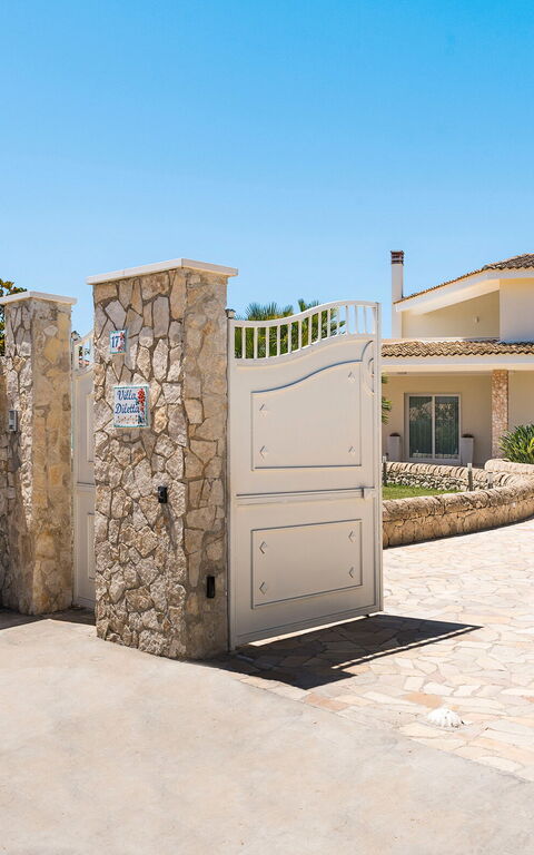 Villa Dilecta: Außen, Draussen, Haupteingang