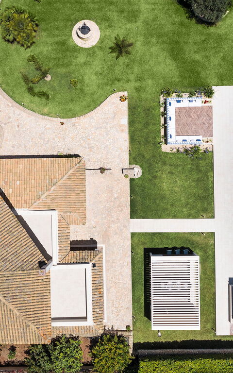 Villa Dilecta: Ansichten, Schwimmbad