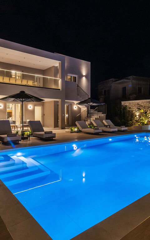 Villa Serenity: Außen, Draussen, Schwimmbad