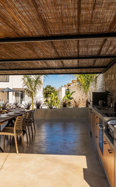 Villa Serenity: Balkon / Terrasse / Patio, Draussen