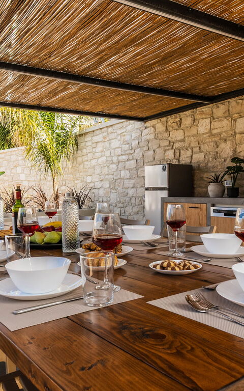 Villa Serenity: Balkon / Terrasse / Patio, Draussen