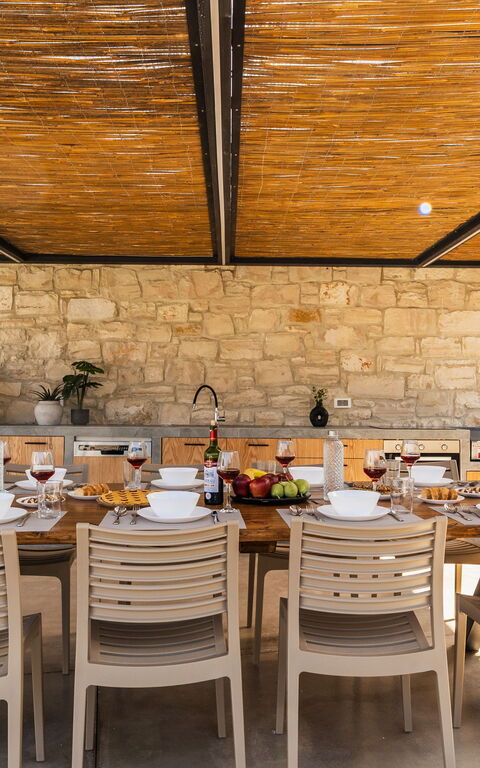 Villa Serenity: Balkon / Terrasse / Patio, Draussen