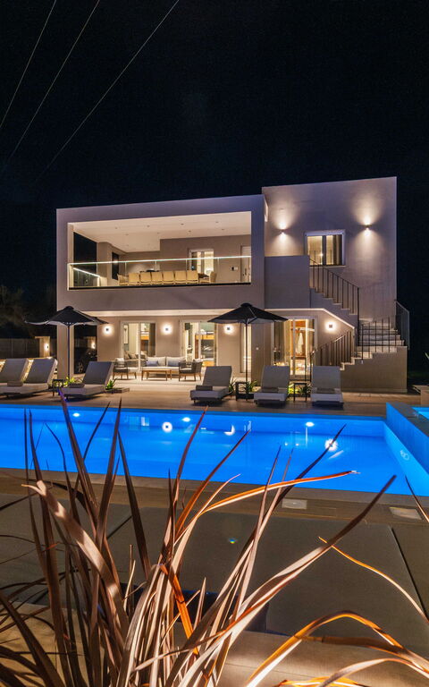 Villa Serenity: Außen, Draussen, Schwimmbad