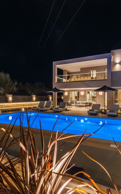 Villa Serenity: Außen, Draussen, Garten, Schwimmbad