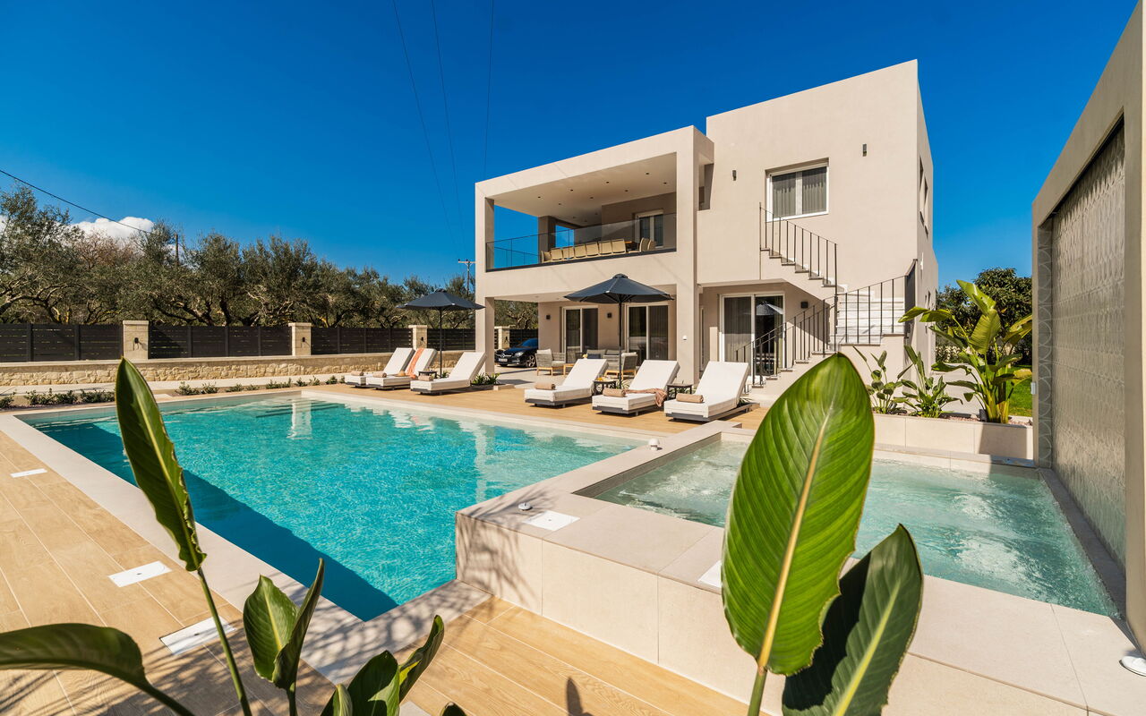 Villa Serenity: Außen, Draussen, Schwimmbad