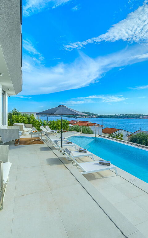 Villa Allina: Ansichten, Außen, Draussen, Schwimmbad