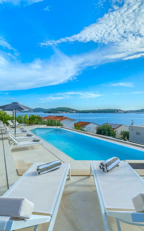 Villa Allina: Ansichten, Außen, Draussen, Schwimmbad