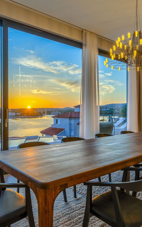 Villa Allina: Esszimmer, Küche