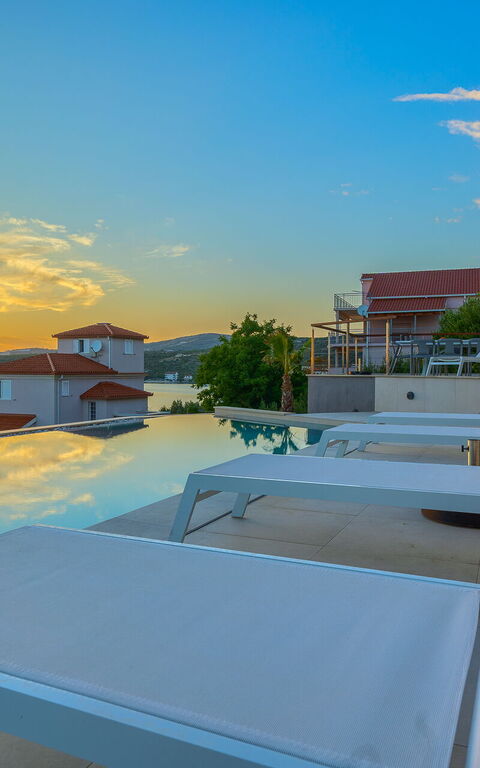 Villa Allina: Ansichten, Außen, Draussen, Schwimmbad