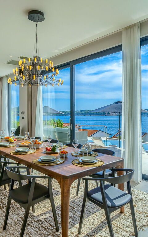 Villa Allina: Esszimmer