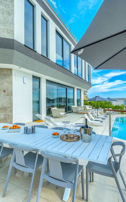 Villa Allina: Ansichten, Außen, Draussen, Schwimmbad