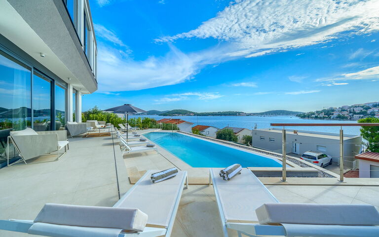 Villa Allina: Ansichten, Außen, Draussen, Schwimmbad