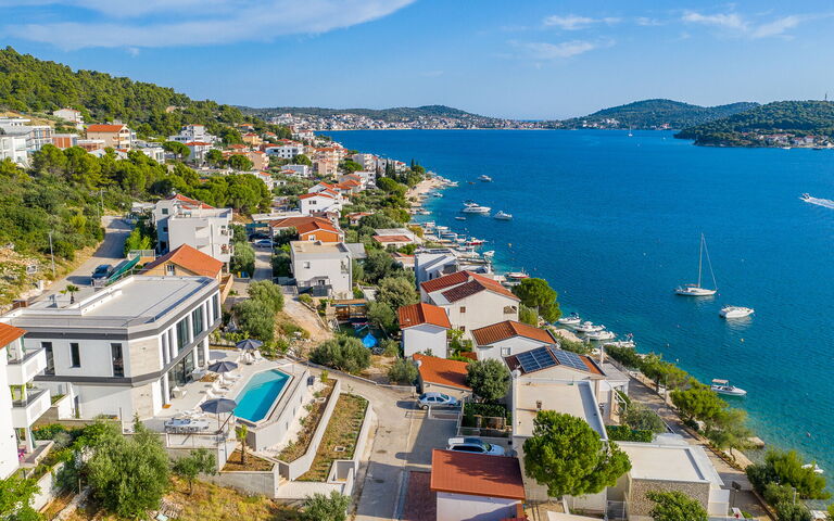 Villa Allina: Ansichten, Schwimmbad