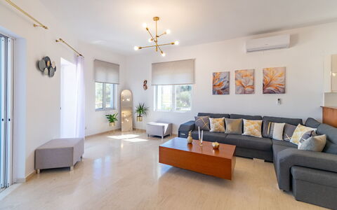 Unterkunft Christianna Apartments 1: Esszimmer, Küche, Wohnzimmer