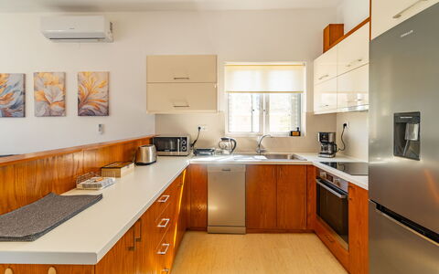 Unterkunft Christianna Apartments 1: Esszimmer, Küche, Wohnzimmer
