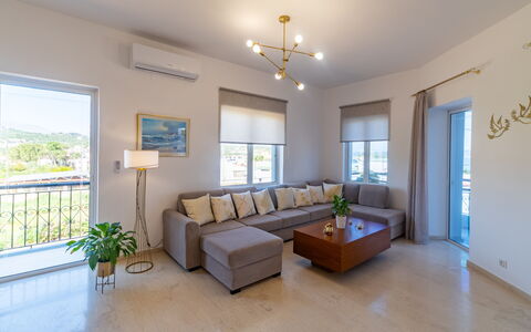 Unterkunft Christianna Apartments 2: Esszimmer, Küche, Wohnzimmer