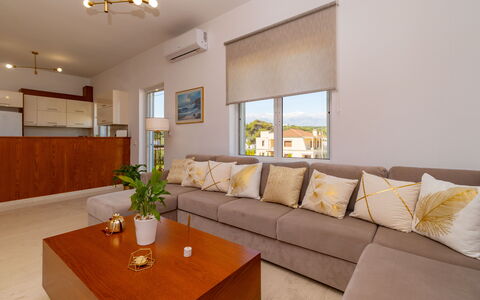 Unterkunft Christianna Apartments 2: Esszimmer, Küche, Wohnzimmer