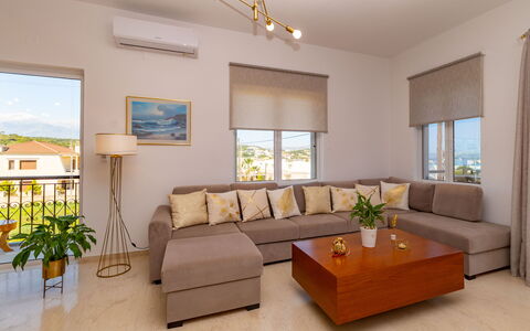 Unterkunft Christianna Apartments 2: Esszimmer, Küche, Wohnzimmer