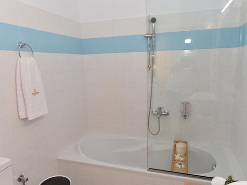 Christianna Apartments