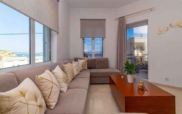 Unterkunft Christianna Apartments 2: Esszimmer, Küche, Wohnzimmer
