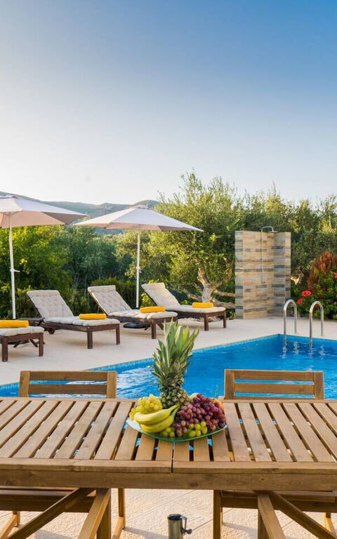 Villa Aetheria: Außen, Balkon / Terrasse / Patio, Draussen, Schwimmbad