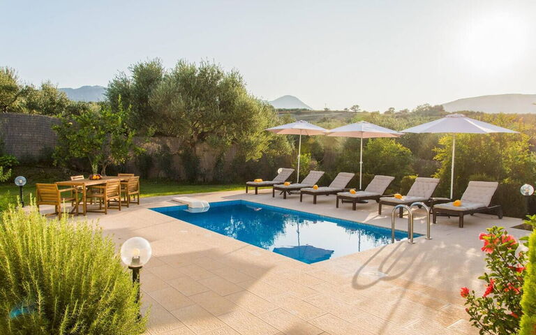 Villa Aetheria: Ansichten, Außen, Draussen, Schwimmbad