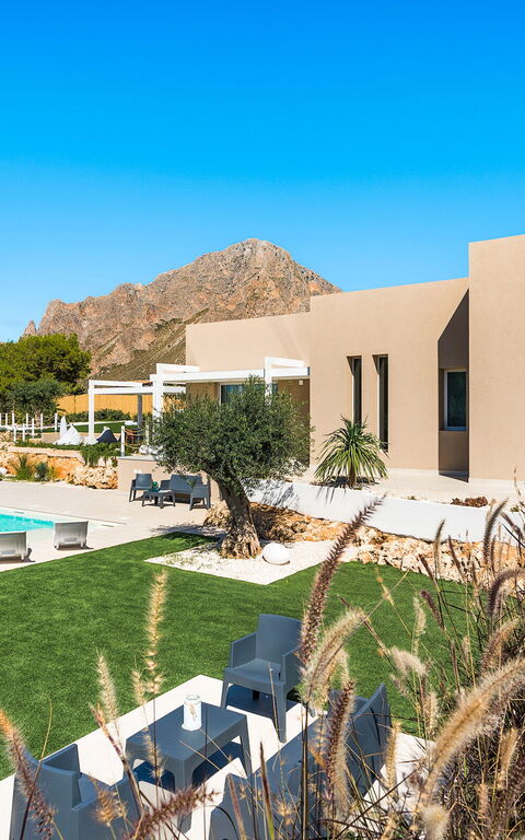 Villa Castalia: Ansichten, Außen, Draussen, Garten, Schwimmbad