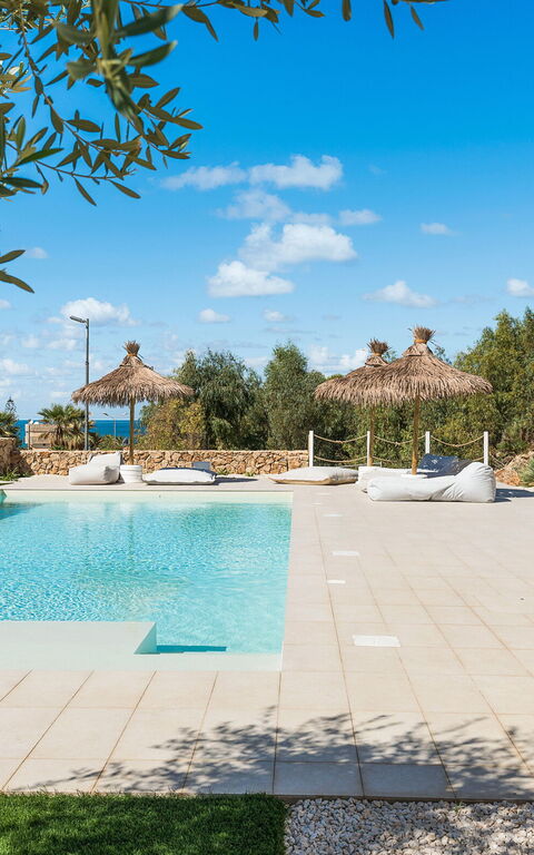 Villa Castalia: Ansichten, Außen, Draussen, Schwimmbad