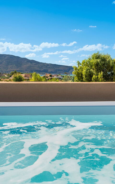 Villa Castalia: Ansichten, Außen, Draussen, Whirlpool