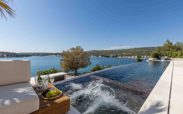 Villa Olive Vista 1: Ansichten, Außen, Draussen, Schwimmbad