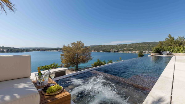 Villa Olive Vista 1: Ansichten, Außen, Draussen, Schwimmbad