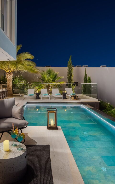 Villa Olive Vista 2: Ansichten, Außen, Balkon / Terrasse / Patio, Draussen, Schwimmbad