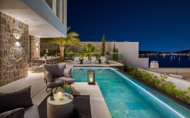 Villa Olive Vista 2: Ansichten, Außen, Balkon / Terrasse / Patio, Draussen, Schwimmbad