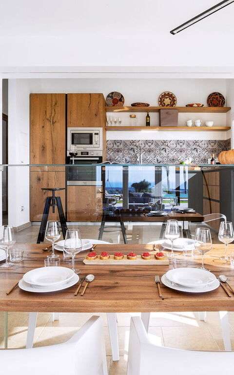 Villa Erakle: Esszimmer, Küche