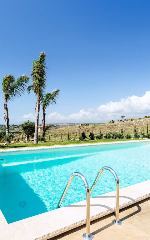 Villa Erakle: Ansichten, Außen, Draussen, Schwimmbad