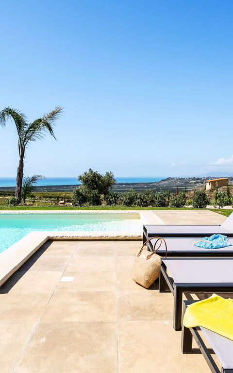 Villa Erakle: Ansichten, Außen, Draussen, Schwimmbad