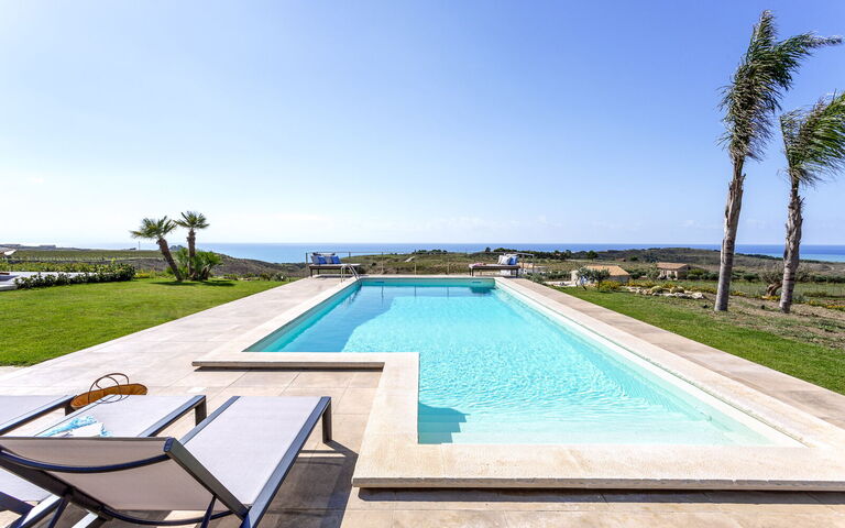 Villa Erakle: Ansichten, Außen, Draussen, Garten, Schwimmbad