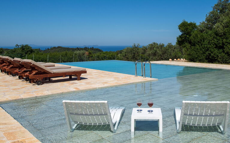 Villa Sunset: Ansichten, Draussen, Schwimmbad