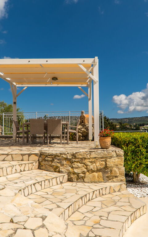 Villa Faye: Balkon / Terrasse / Patio, Draussen, Frühling, Garten, Sommer