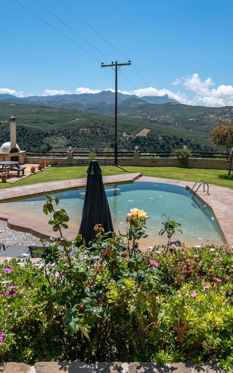 Villa Dimmare: Ansichten, Außen, Draussen, Garten, Schwimmbad