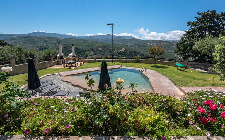 Villa Dimmare: Ansichten, Außen, Draussen, Garten, Schwimmbad