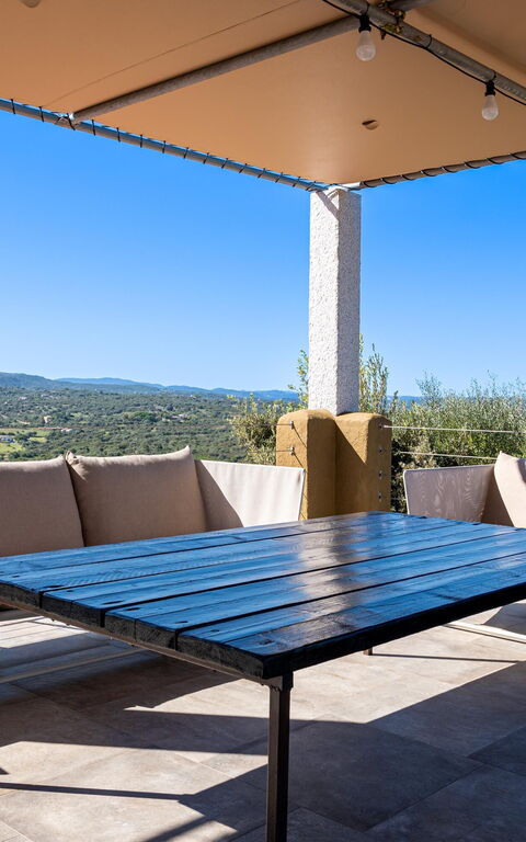 Villa Sole Tra i Ginepri: Ansichten, Außen, Balkon / Terrasse / Patio, Draussen