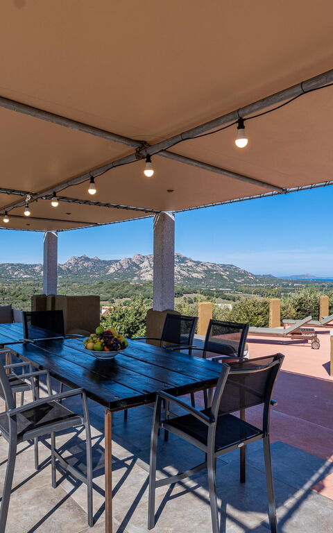 Villa Sole Tra i Ginepri: Ansichten, Außen, Balkon / Terrasse / Patio, Draussen