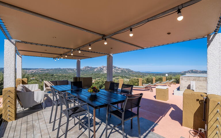 Villa Sole Tra i Ginepri: Ansichten, Außen, Balkon / Terrasse / Patio, Draussen