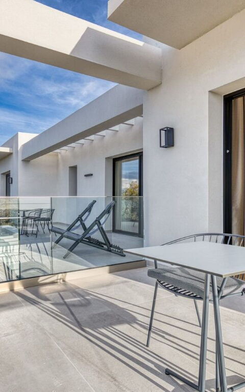 Villa Dominante: Außen, Draussen