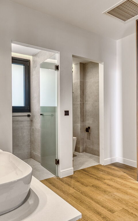 Villa Dominante: Bad