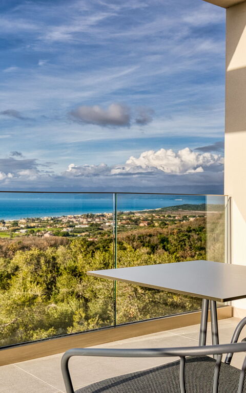 Villa Dominante: Ansichten, Außen, Balkon / Terrasse / Patio, Draussen